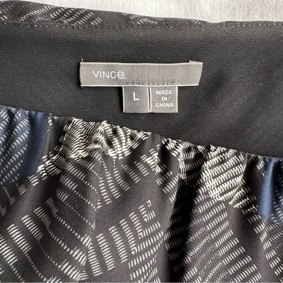 VINCE 100% silk patterned camisole / Size L - Picture 5 of 8